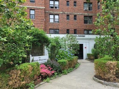 /international/us/1-broad-parkway-white-plains-ny-110108819590/