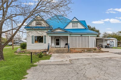 /international/us/217-n-5th-street-lott-tx-110106223793/