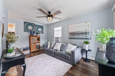 /international/us/13-sidney-terrace-hazlet-nj-110110375970/