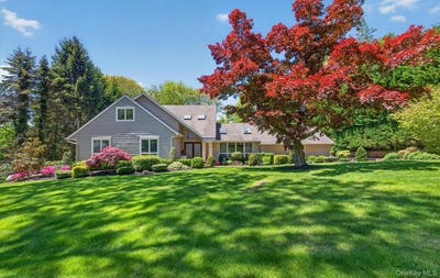 /international/us/30-orchard-drive-woodbury-ny-110108065226/