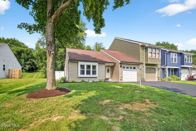 /international/us/24-lexington-drive-clifton-park-ny-110101462177/