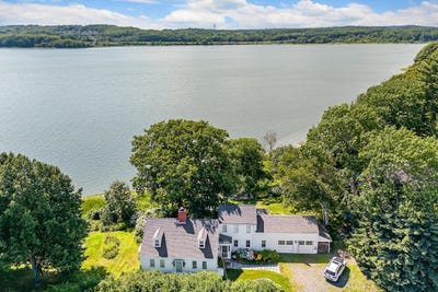 /international/us/16-us-1-falmouth-me-110099692509/