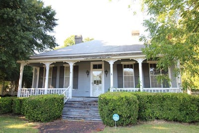 /international/us/514-e-barbour-street-eufaula-al-110110319852/