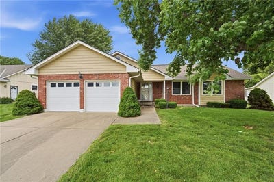 /international/us/1108-sw-8th-terrace-lee-s-summit-mo-110108912399/