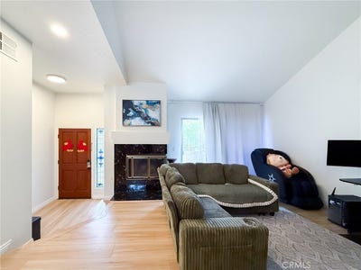/international/us/33-wildflower-place-phillips-ranch-ca-110120669176/