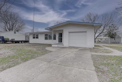 /international/us/235-meek-ave-arkansas-city-ks-110106154682/