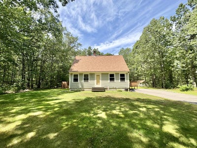 /international/us/16-blueberry-pines-drive-kennebunk-me-110101023960/