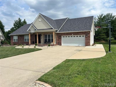 /international/us/4607-valleydale-road-godfrey-il-110108966006/