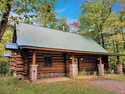 /international/us/8534w-old-hwy-10-saxon-wi-110108147386/