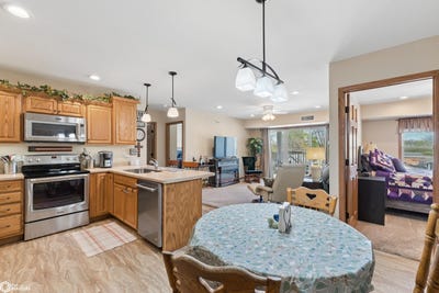 /international/us/809-7th-ave-n-313-clear-lake-ia-110107940915/