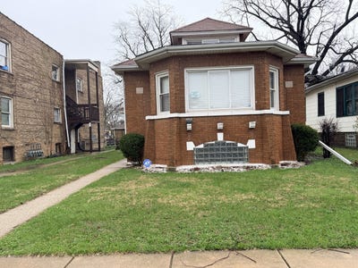 /international/us/13903-s-state-street-riverdale-il-110107225996/