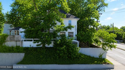 /international/us/3973-hylan-boulevard-staten-island-ny-110109030893/