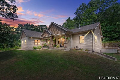 /international/us/8685-greeley-court-ne-rockford-mi-110101256427/