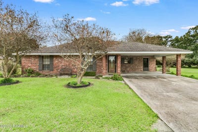 /international/us/16311-langlinais-lane-abbeville-la-110096394316/
