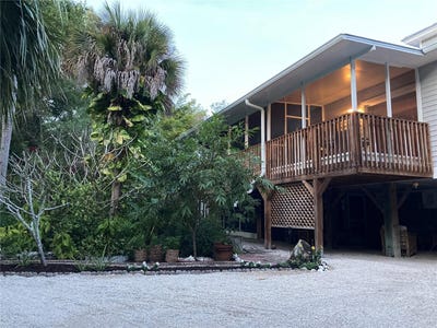 /international/us/700-yale-street-englewood-fl-110107875104/