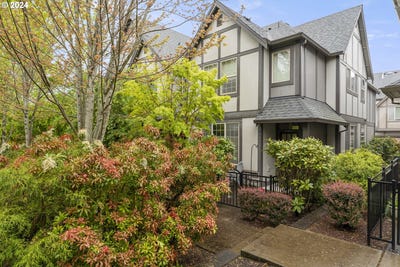 /international/us/4884-nw-162nd-ter-portland-or-110091852739/