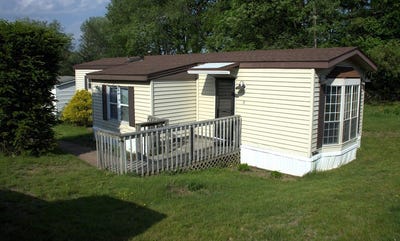 /international/us/3-sunshine-terrace-thompson-ct-110108169479/