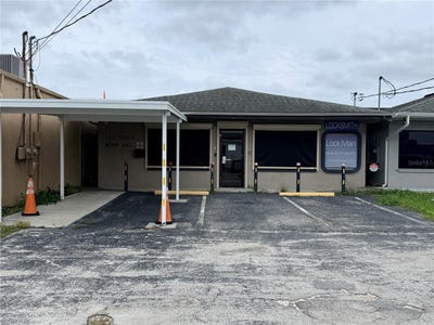 /international/us/142-s-moon-avenue-brandon-fl-110108541916/