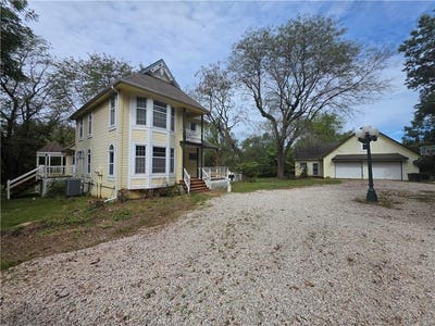 /international/us/16840-w-287th-street-paola-ks-110120151757/