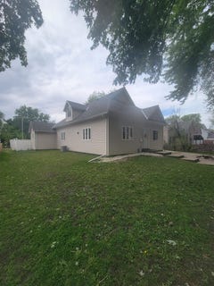/international/us/404-ontario-st-storm-lake-ia-110105709094/