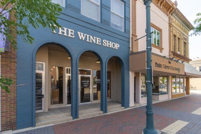 /international/us/305-main-street-cedar-falls-ia-110100939845/?lang=zh-tw
