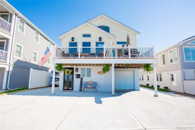 /international/us/246-w-bay-drive-long-beach-ny-110105505603/
