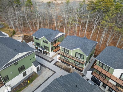 /international/us/26-salt-point-drive-old-orchard-beach-me-110104177031/