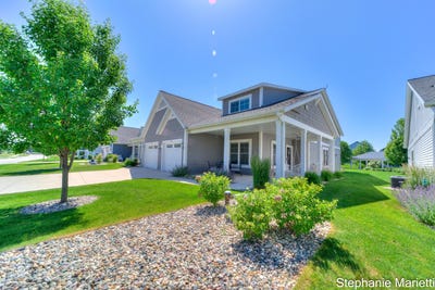 /international/us/675-terrace-point-drive-muskegon-mi-110100454749/