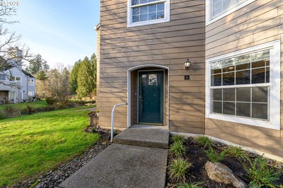 /international/us/8635-sw-curry-dr-wilsonville-or-110104875361/