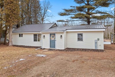/international/us/9762-gray-lake-road-gillett-wi-110106622894/