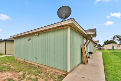 /international/us/211-36th-street-lubbock-tx-110108916863/
