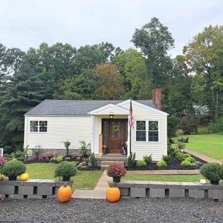 /international/us/204-s-sigler-street-kingwood-wv-110110309595/