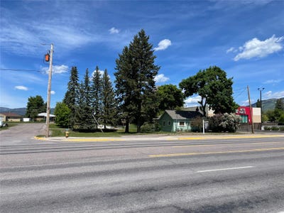 /international/us/929-9th-street-w-columbia-falls-mt-110099801107/