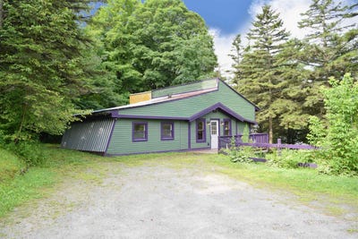 /international/us/193-vt-route-15-w-johnson-vt-110100982493/