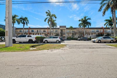 /international/us/1100-crystal-lake-drive-deerfield-beach-fl-110106458611/