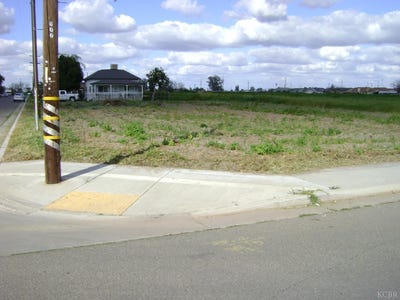 /international/us/1766-north-avenue-corcoran-ca-110106118557/