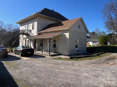 /international/us/524-baldwin-avenue-marion-nc-110106493245/