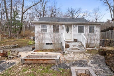/international/us/45-laurel-road-lake-peekskill-ny-110107153036/