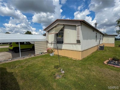 /international/us/22574-lake-westside-lane-jerseyville-il-110108767991/