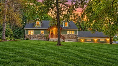 /international/us/8341-n-kidder-road-edgerton-wi-110110342056/