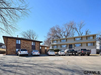 /international/us/12135-lisa-circle-omaha-ne-110105873692/