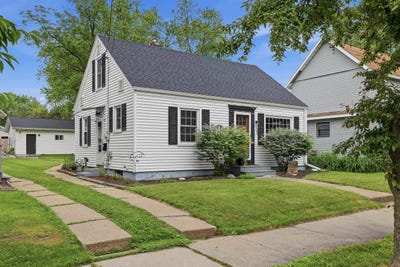 /international/us/908-s-peach-avenue-marshfield-wi-110108662823/