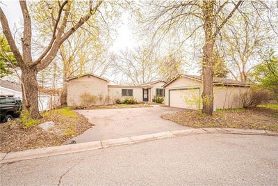 /international/us/110145-olin-court-chaska-mn-110107729654/