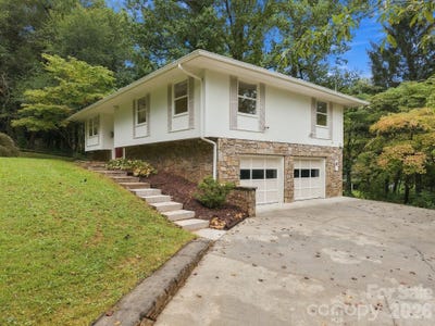 /international/us/104-disosway-street-black-mountain-nc-110119989469/