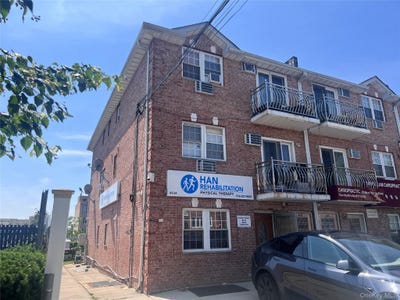 /international/us/4324-215th-street-bayside-ny-110119379160/