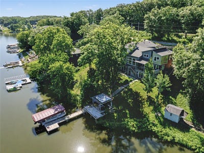 /international/us/8328-lakeshore-drive-dexter-ia-110108955413/
