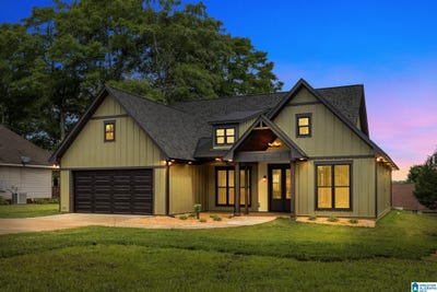 /international/us/1604-4th-avenue-clanton-al-110107931890/