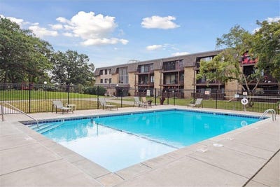 /international/us/3399-kent-street-shoreview-mn-110101713436/
