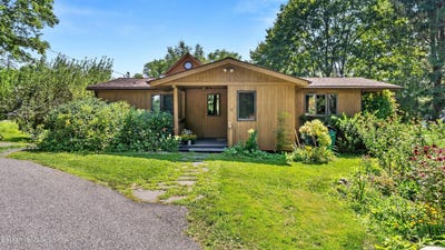 /international/us/2-lake-ave-great-barrington-ma-110101581606/