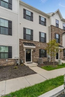 /international/us/114-bergen-st-hackettstown-town-nj-110107755472/